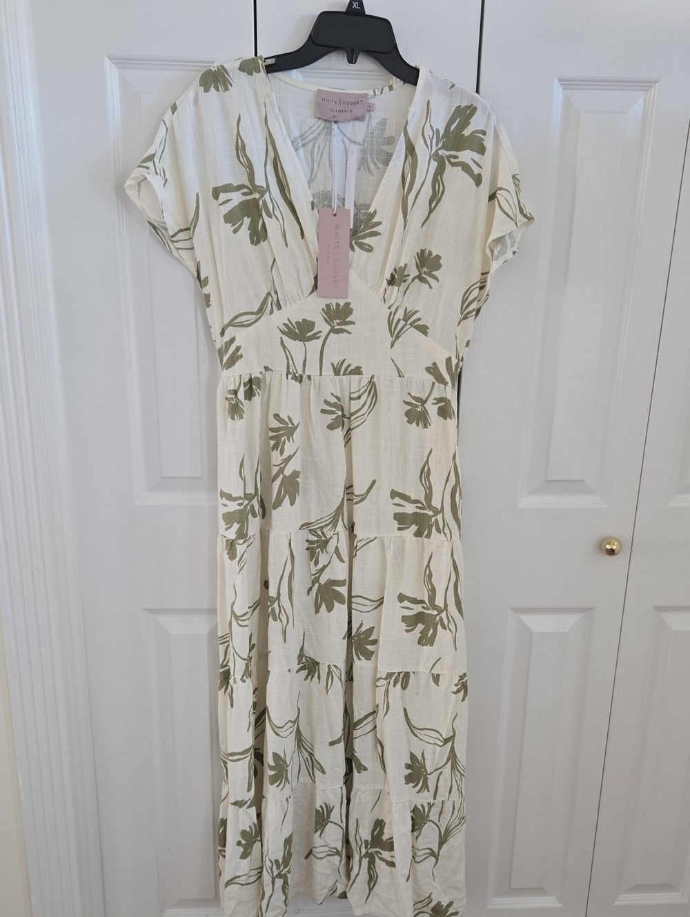 White Closet Olive Floral V-Neck Midi Dress - Cream